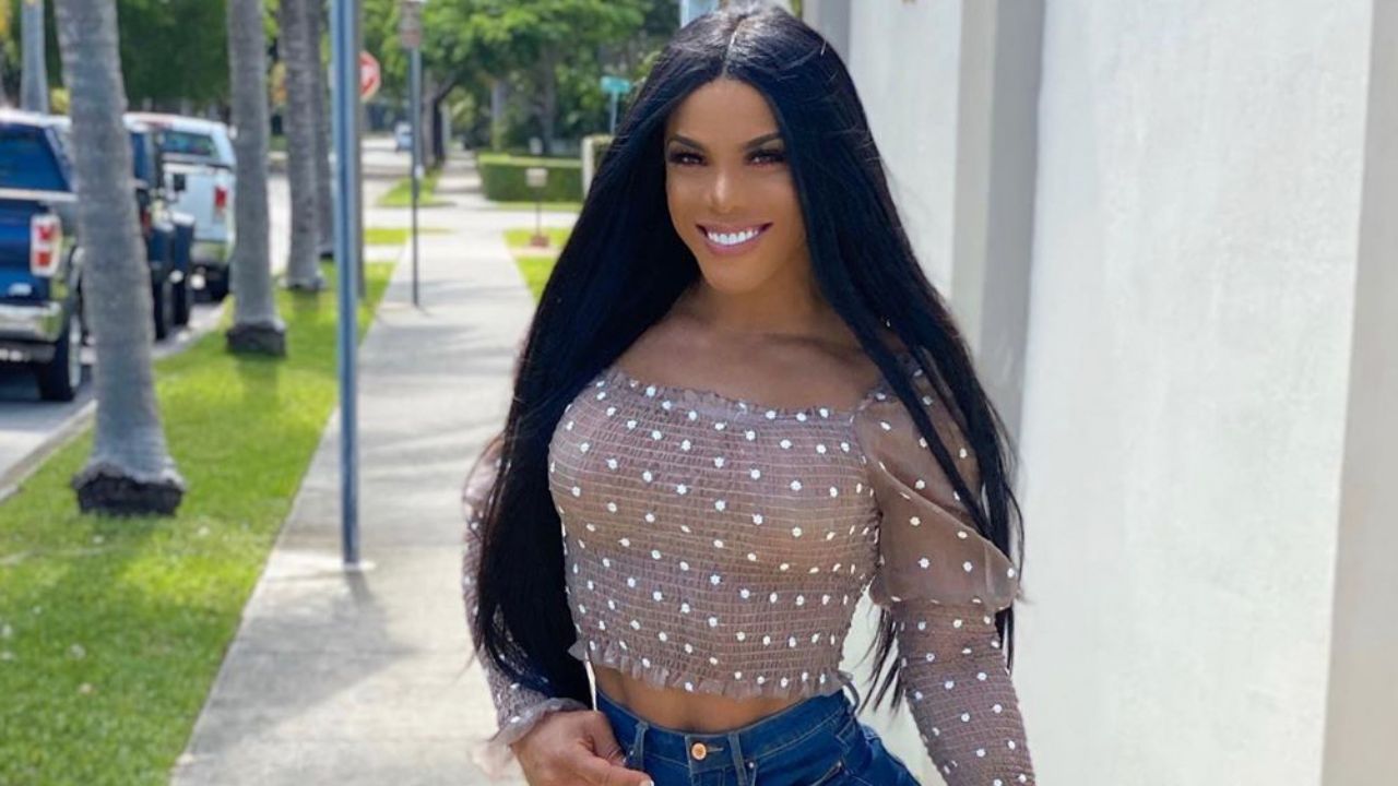 Official shewolf Yarishna Ayala