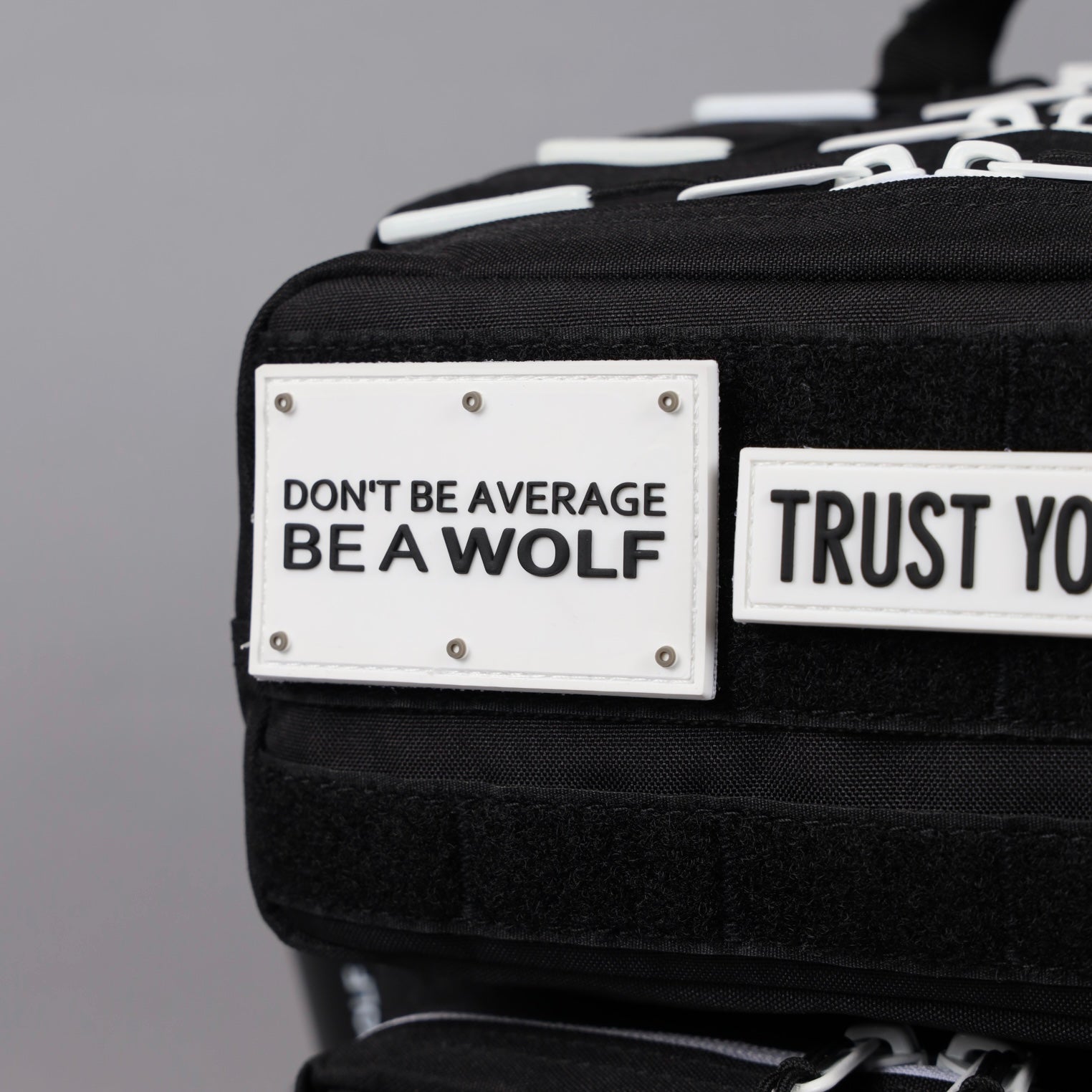 Sac à dos Alpha 25L Noir avec accents blancs