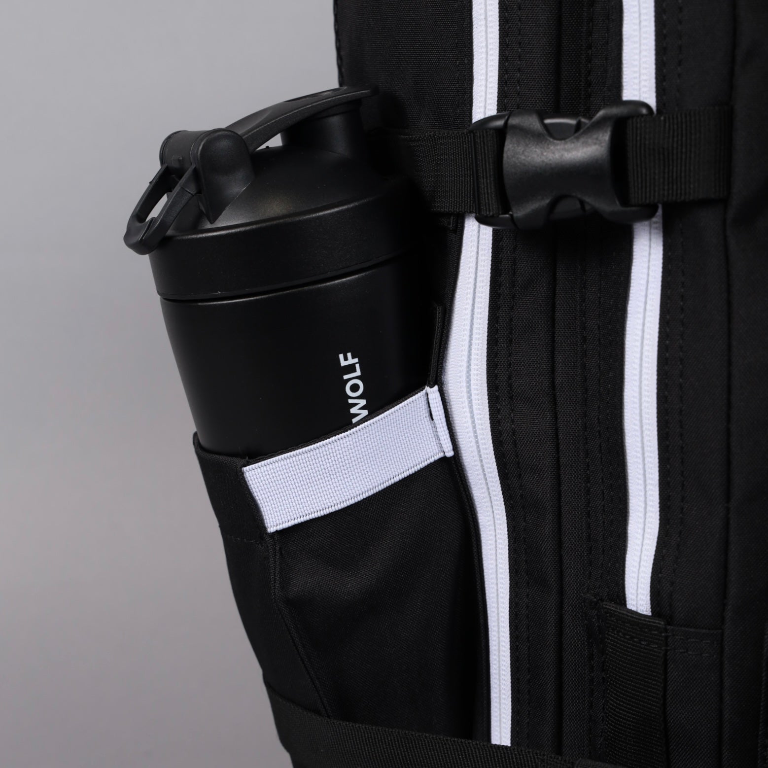 Sac à dos Alpha 25L Noir avec accents blancs