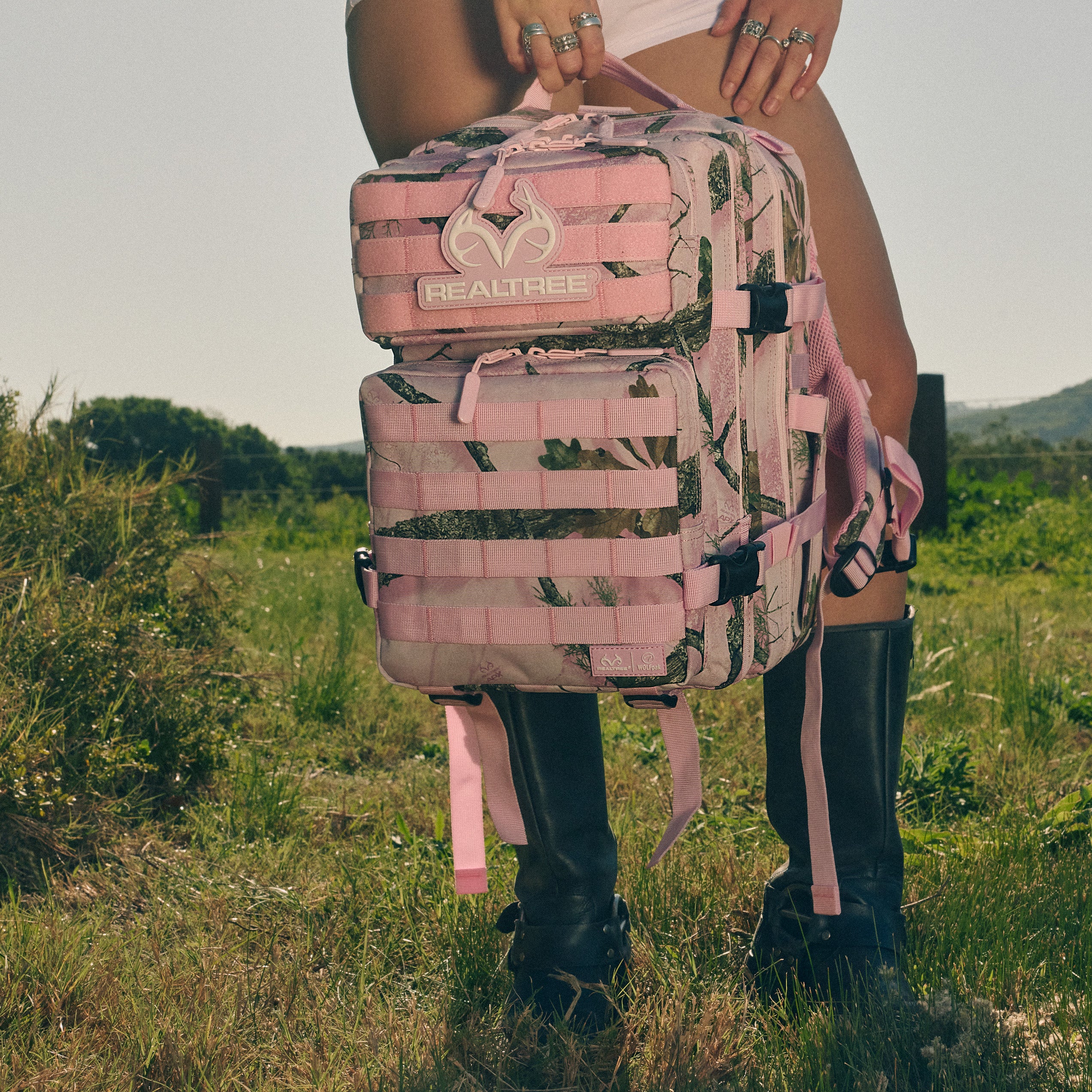 25L Backpack Realtree Flushing Pink PREVIEW