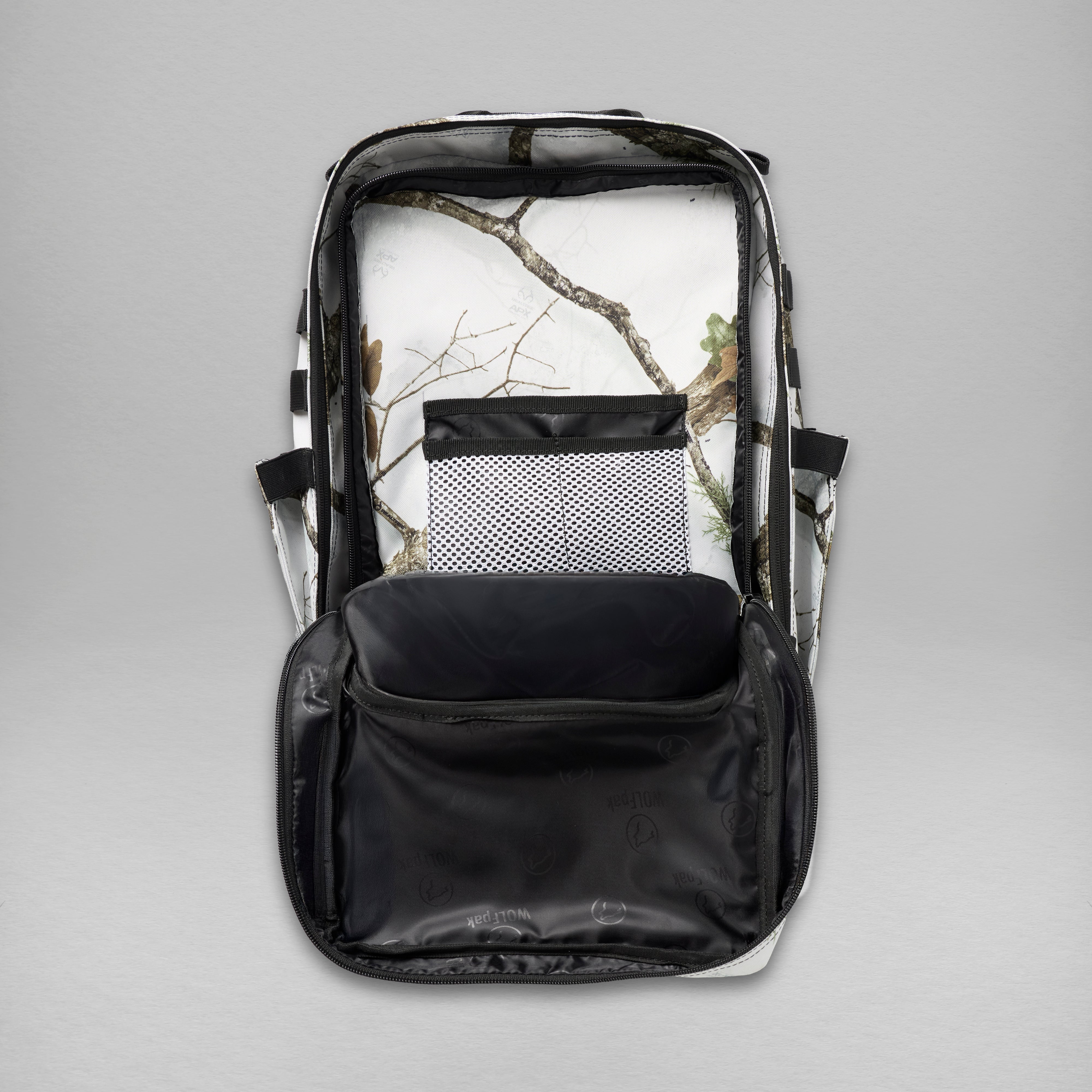 35L Realtree® APX Snow Meal Prep Backpack With Insulated Compartment