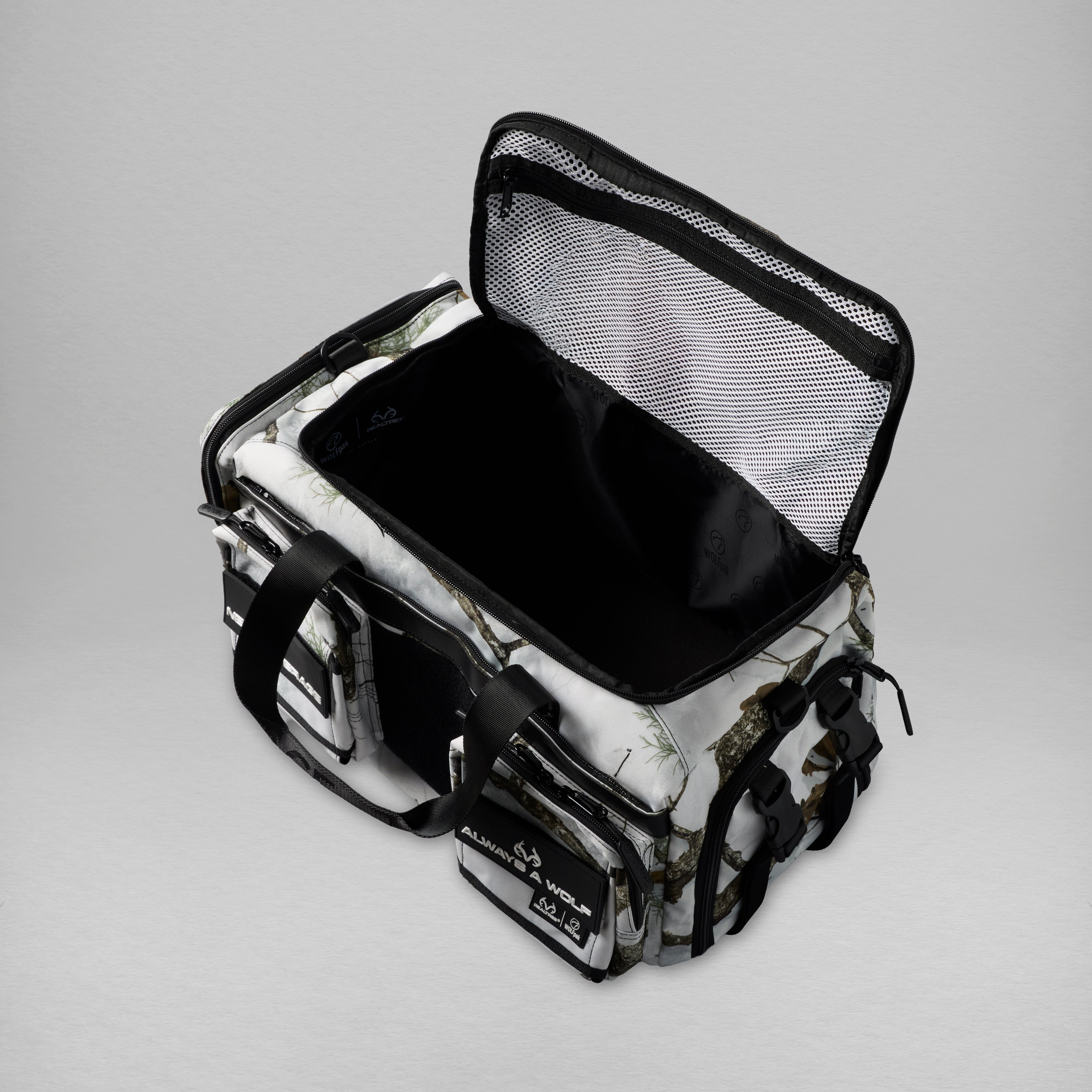 30L Perfect Duffle Bag Realtree® APX Snow