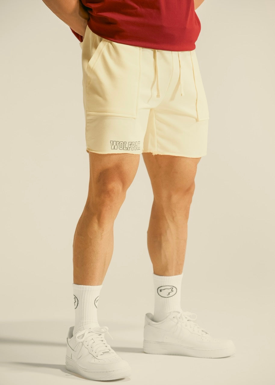 Short universitaire pour homme couleur crème