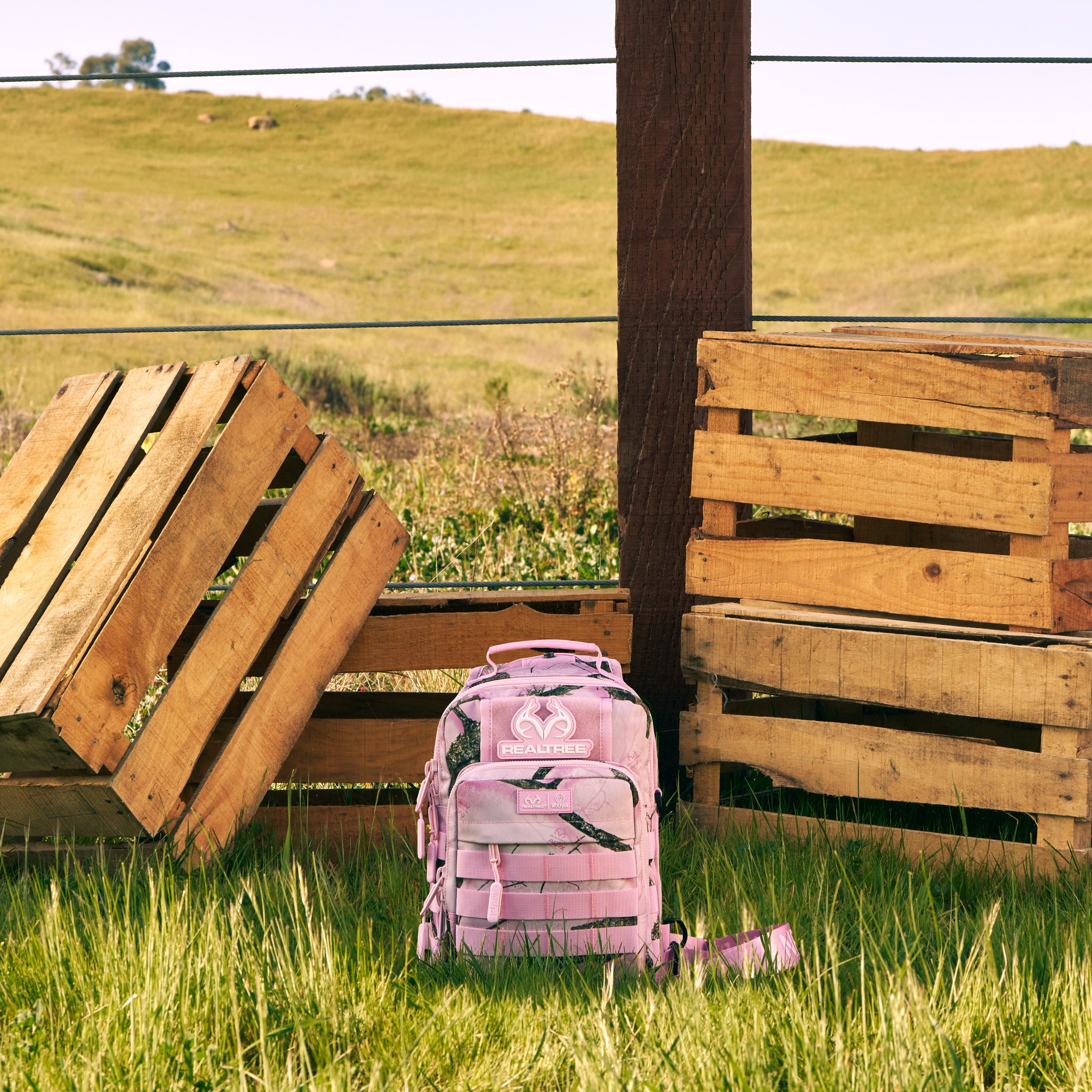 9L Tactical Sling Bag Realtree Flushing Pink PREVIEW