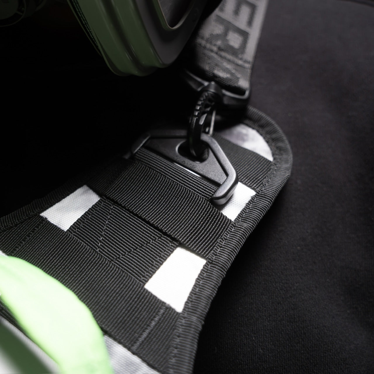 9L Tactical Sling Bag Graffiti Green