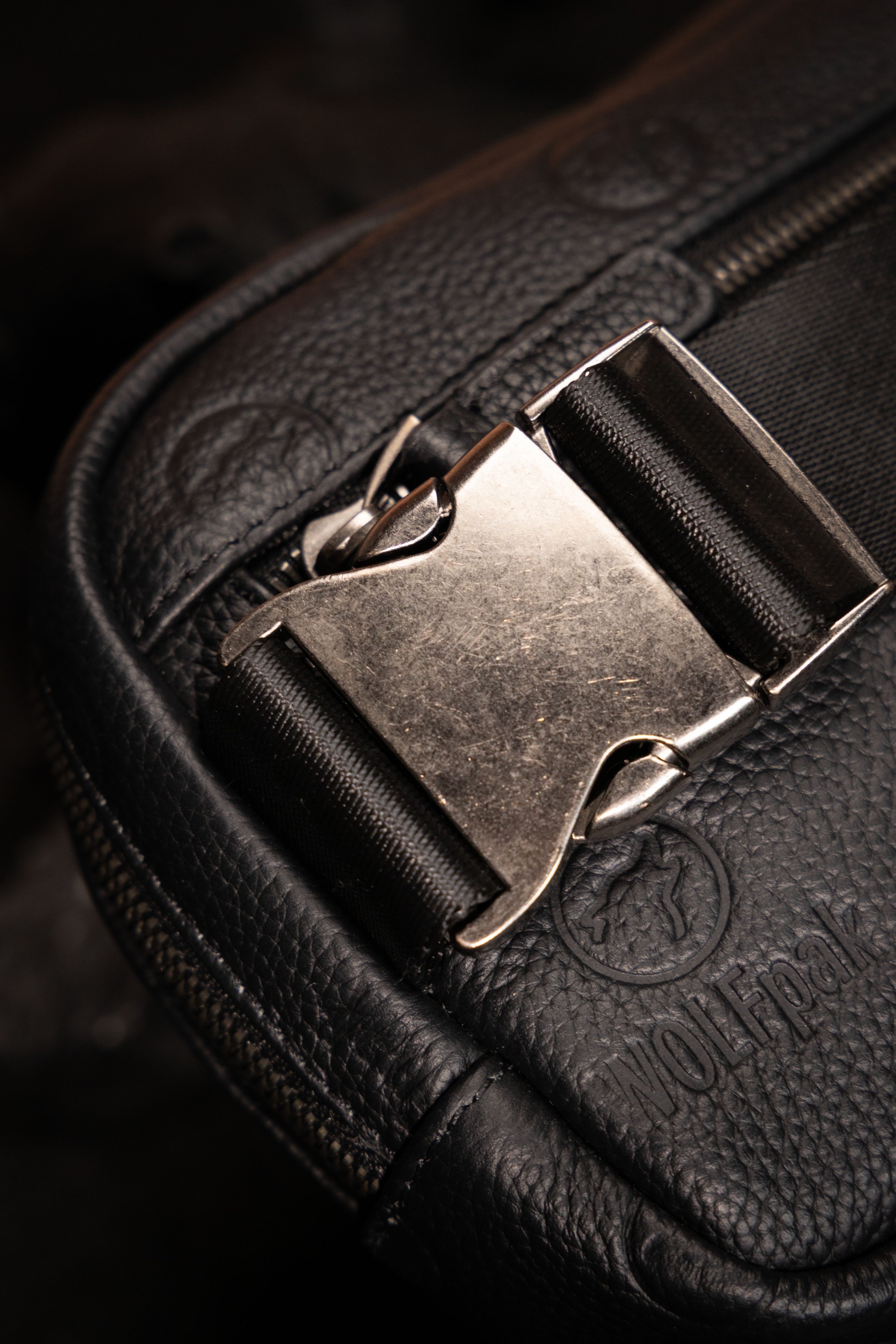 Sac à bandoulière en cuir de luxe noir