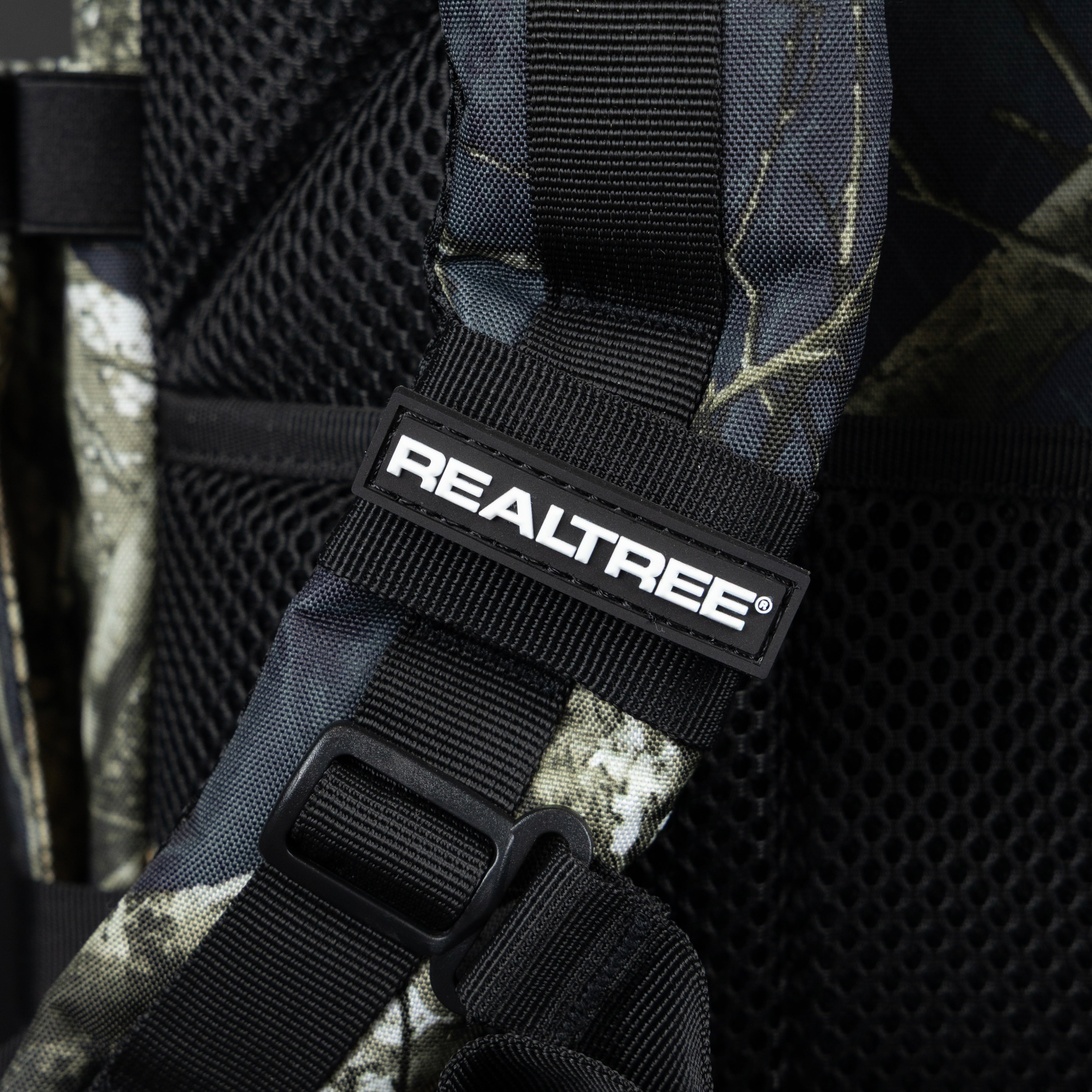 35L Realtree Edge Black Meal Prep Management