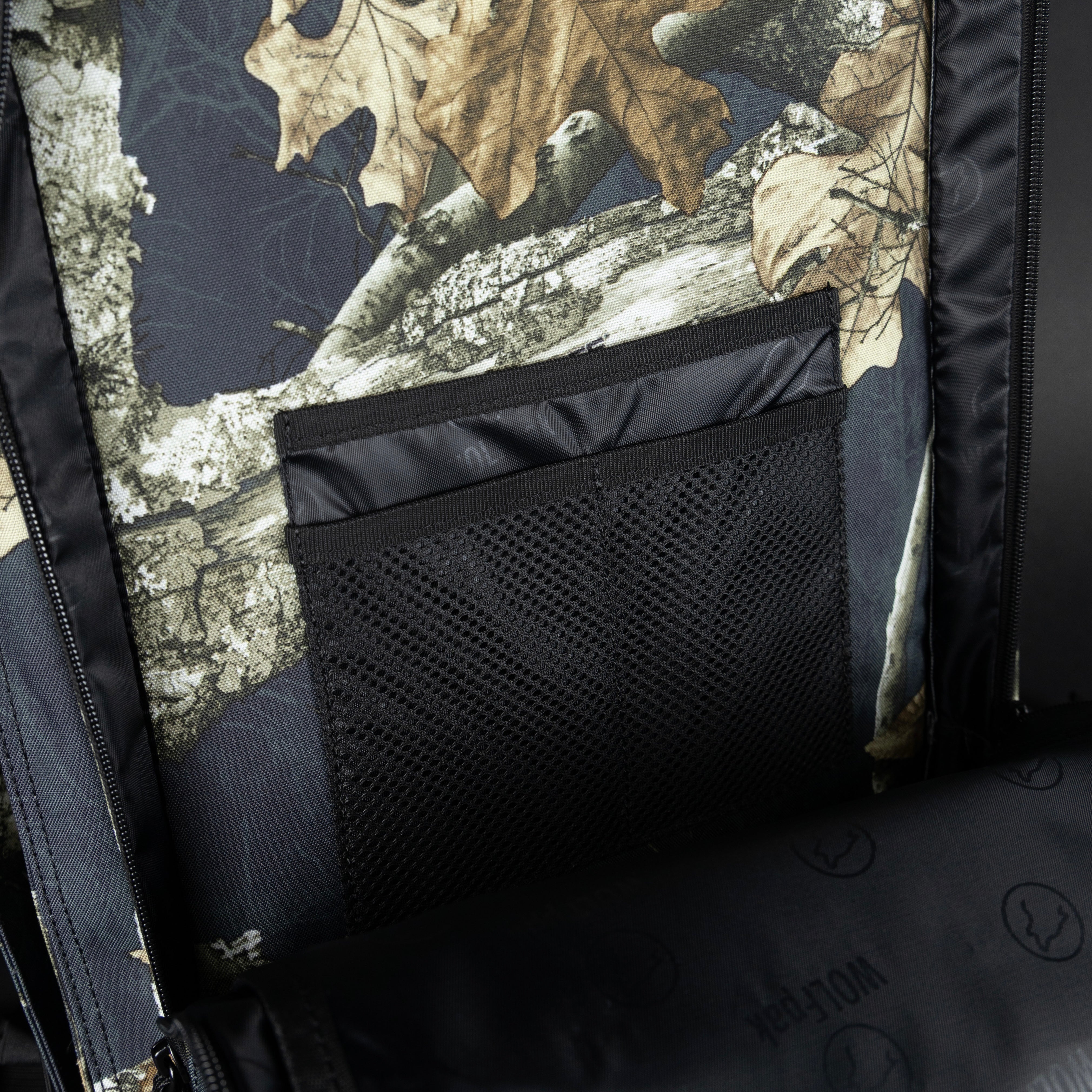 35L Realtree Edge Black Meal Prep Management