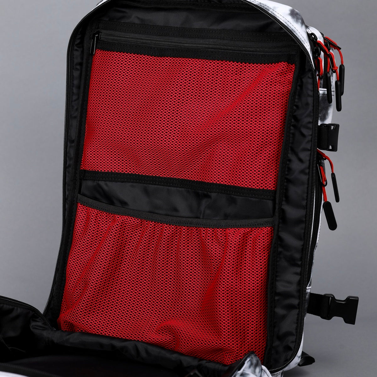 45L Rucksack Timber Wolf Savage Red