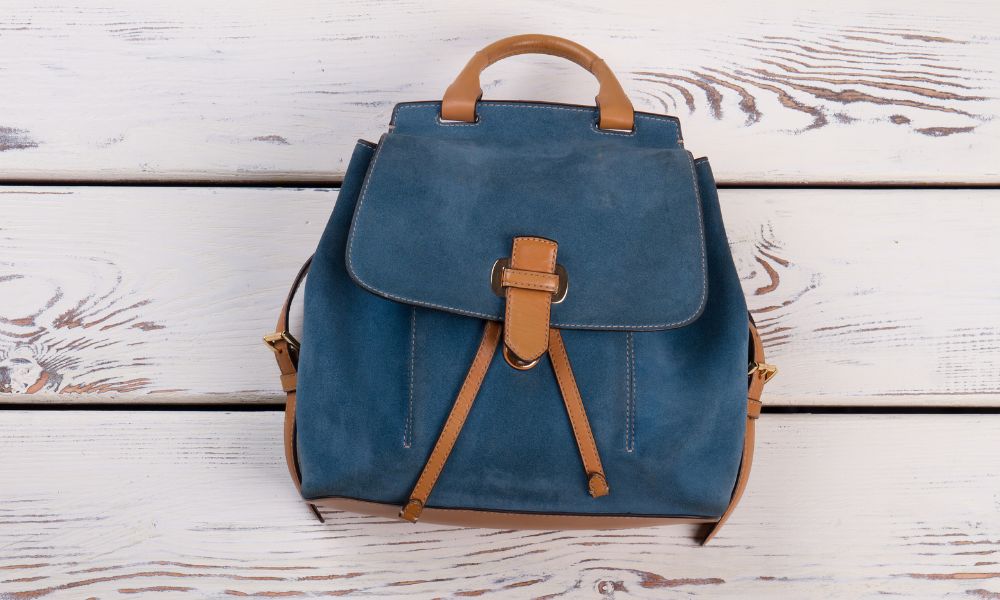 Mini Backpack vs. Purse: Which Is Better?