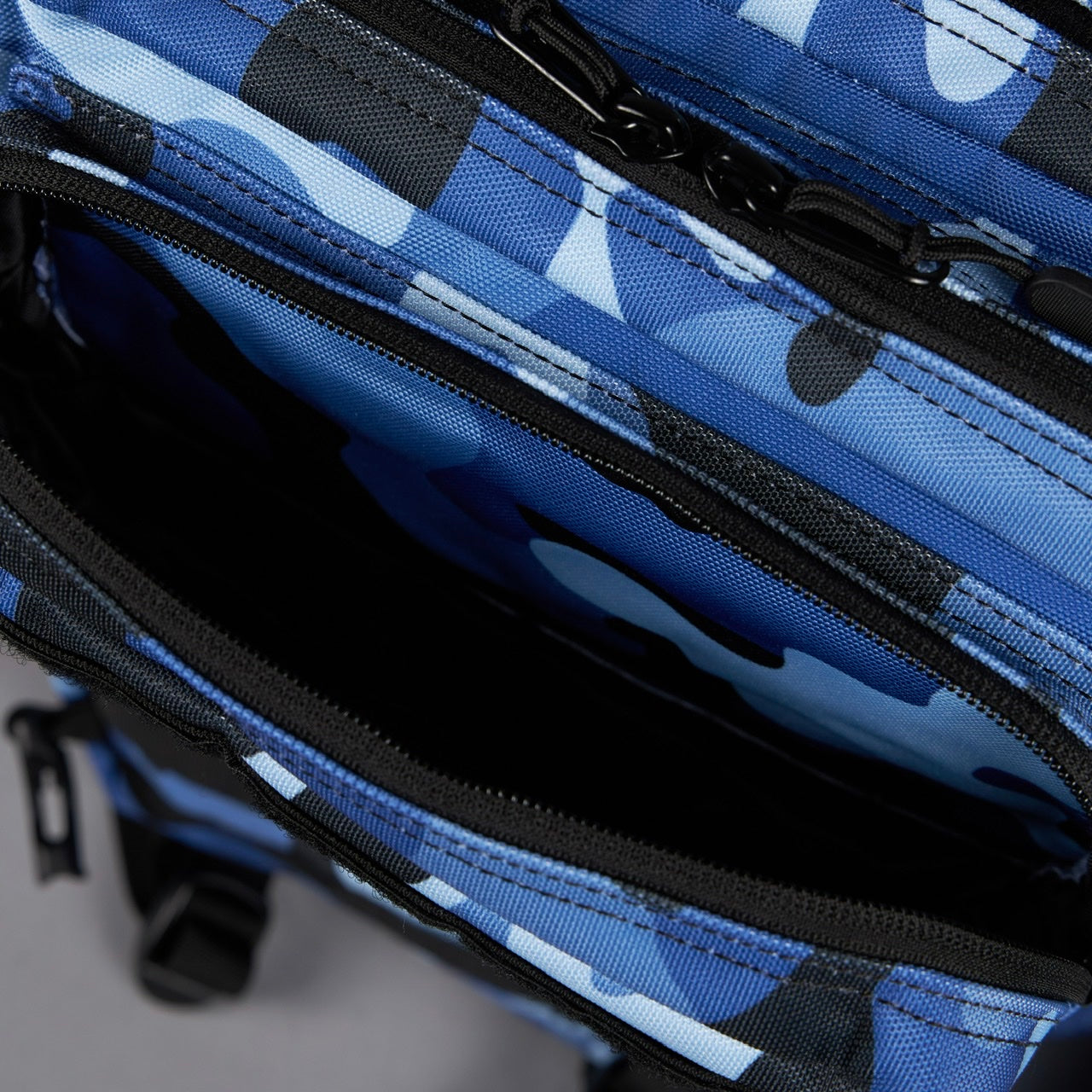 25L Backpack Black And Blue Camo