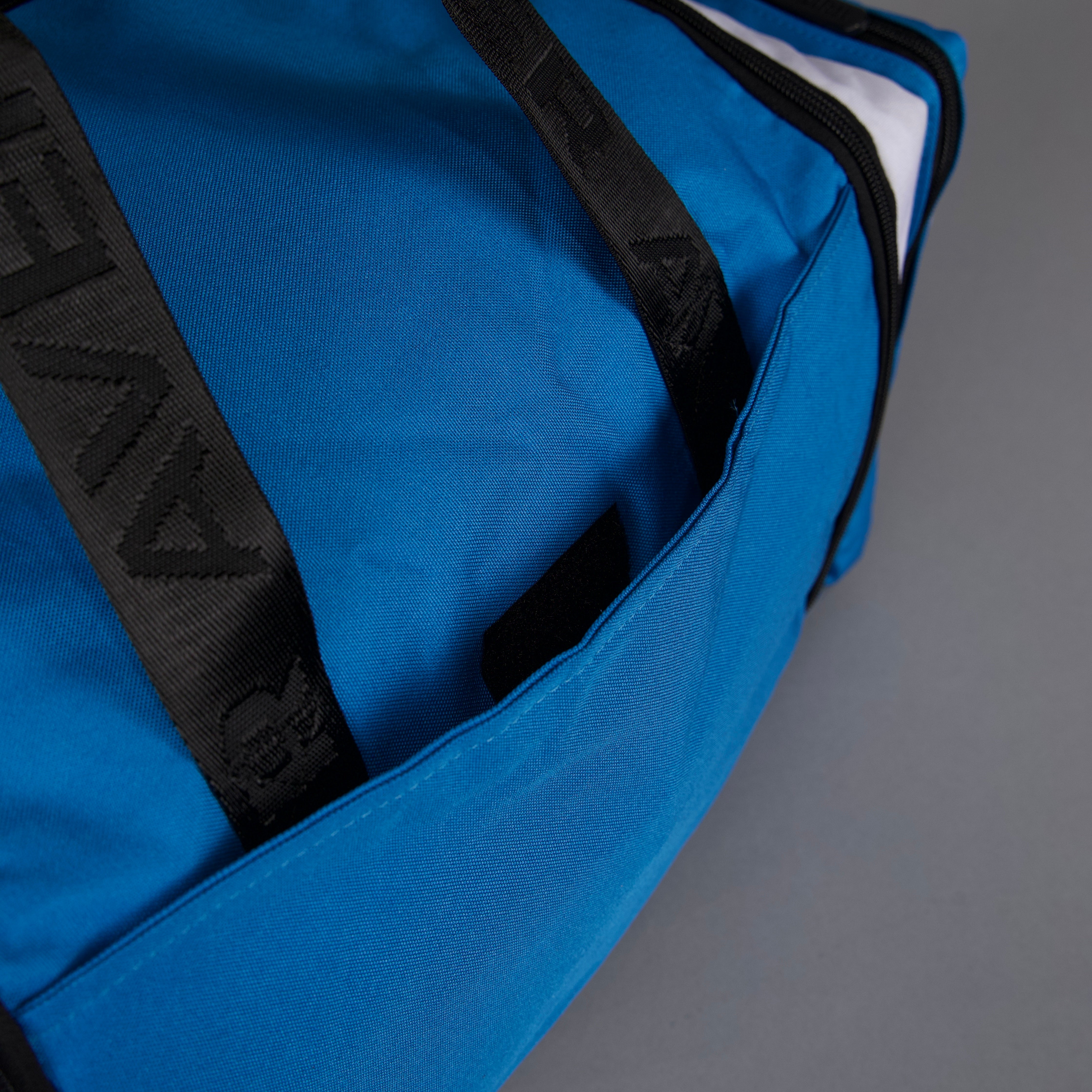 30L Perfect Duffle Bag Monster Blue