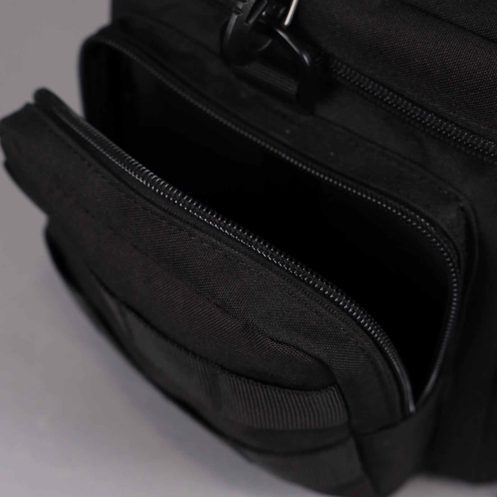 20L Alpha Black Tactical Lunch Box