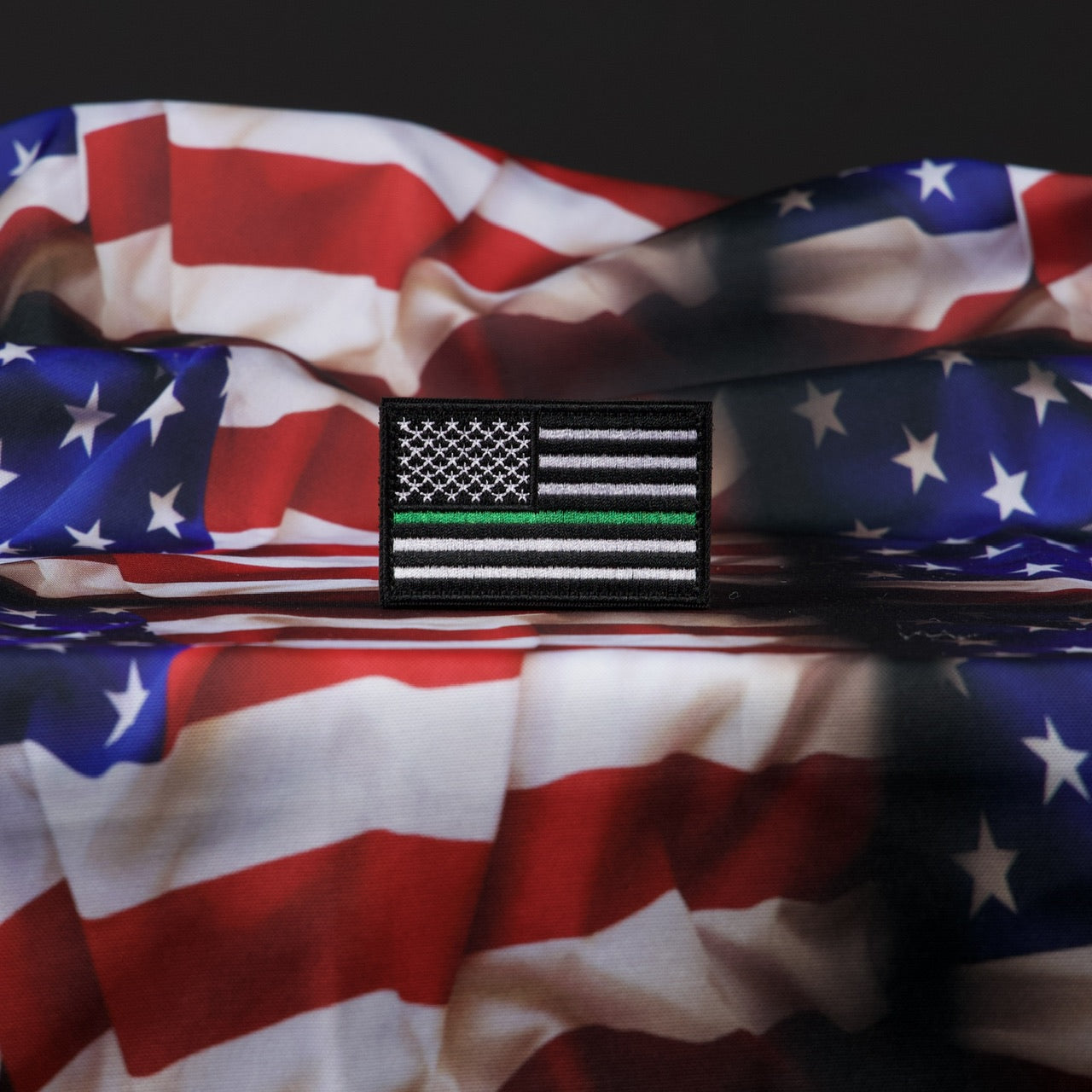 Bandera militar americana con franja verde