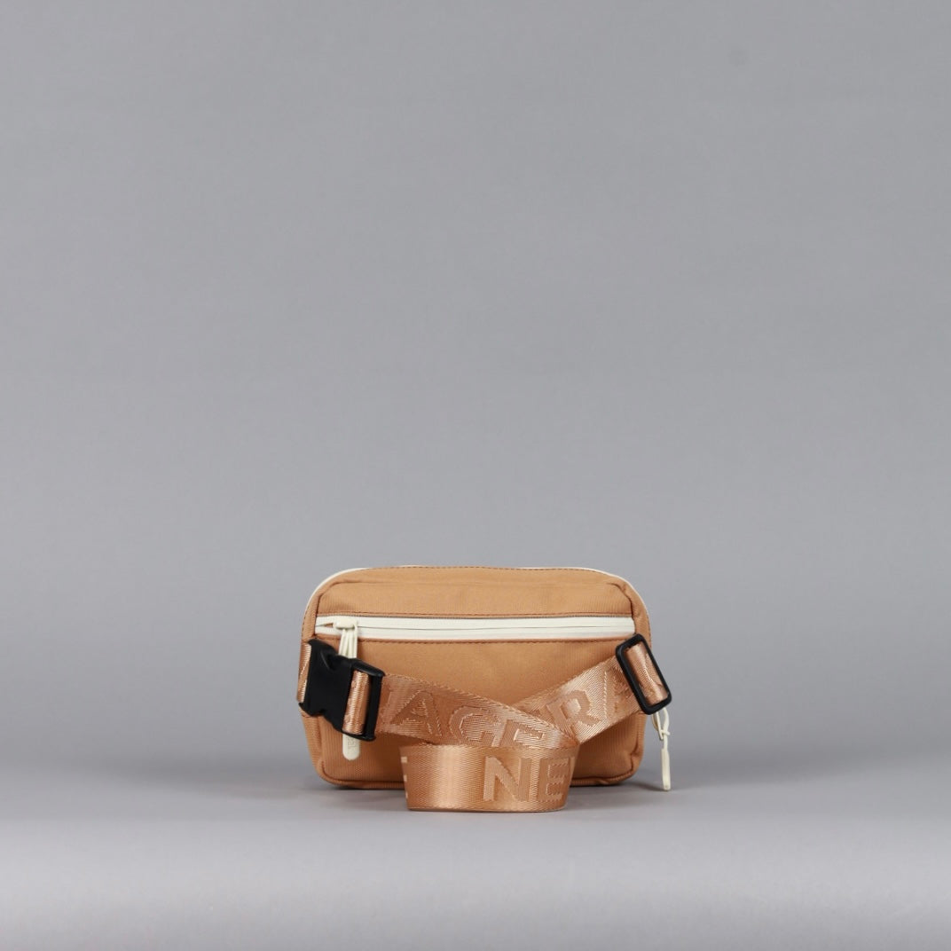 1.5L Crossbody Pack Bombshell Sportswear Caramel