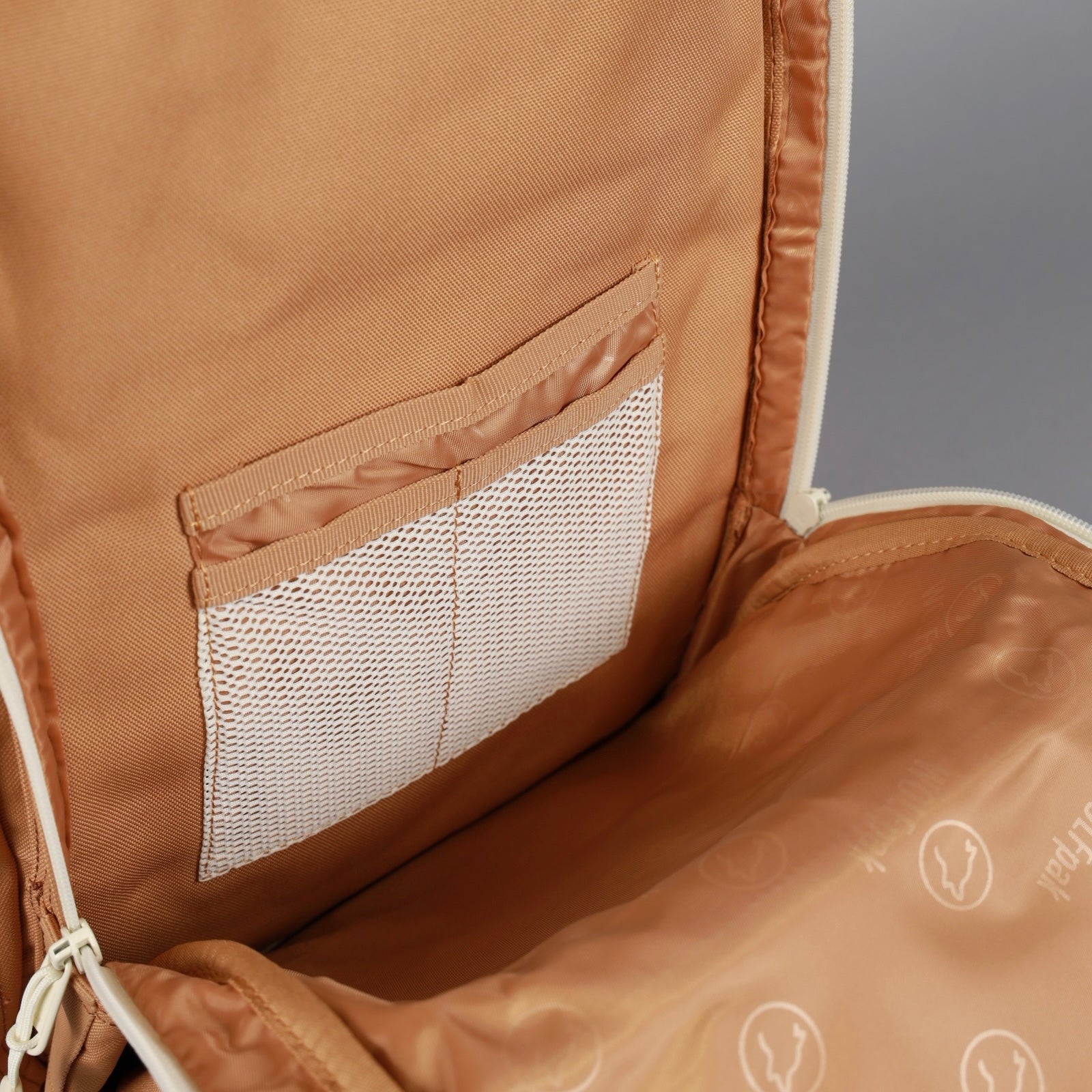 25L Backpack Bombshell Sportswear Caramel