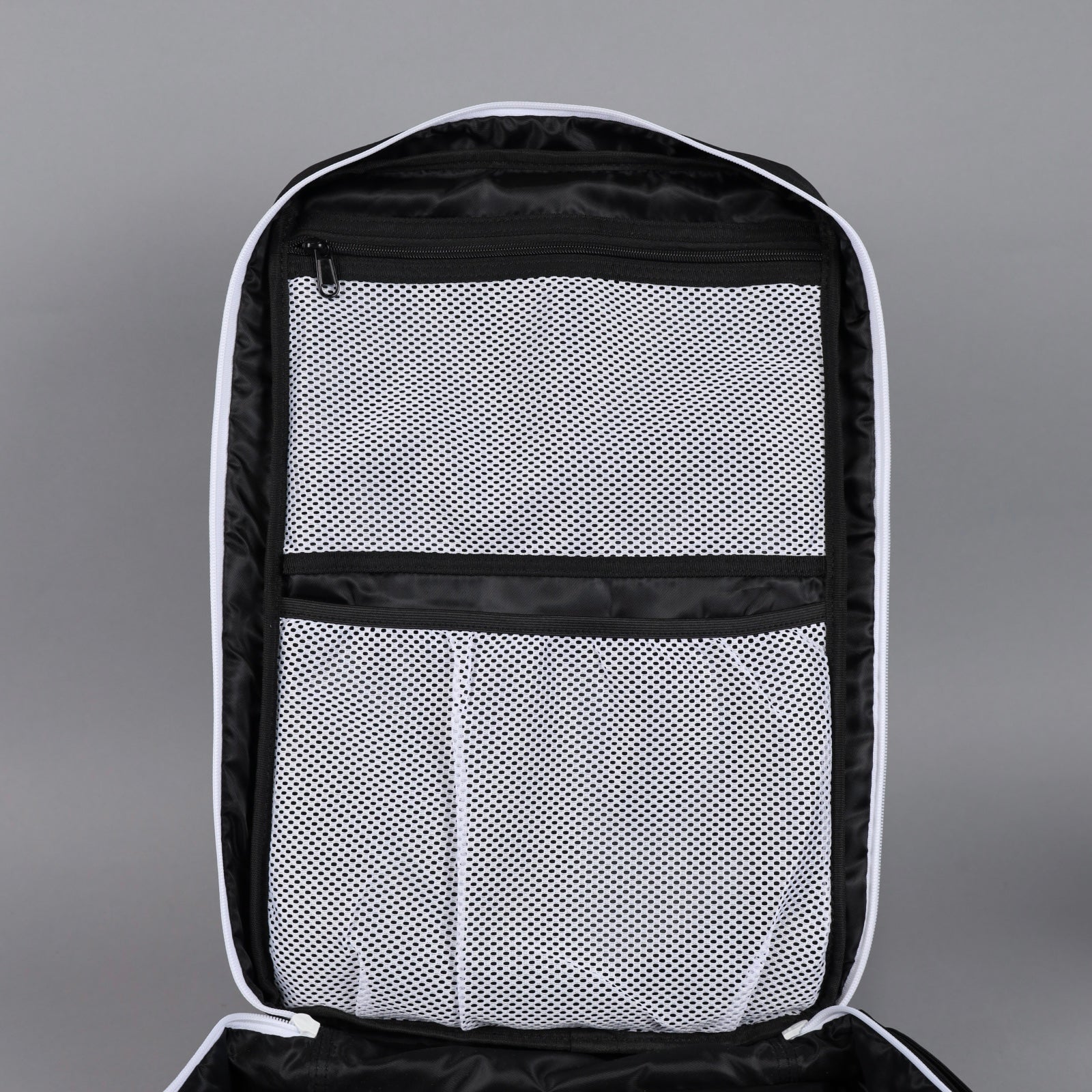 45L Alpha Black with White Accents Meal Prep Management