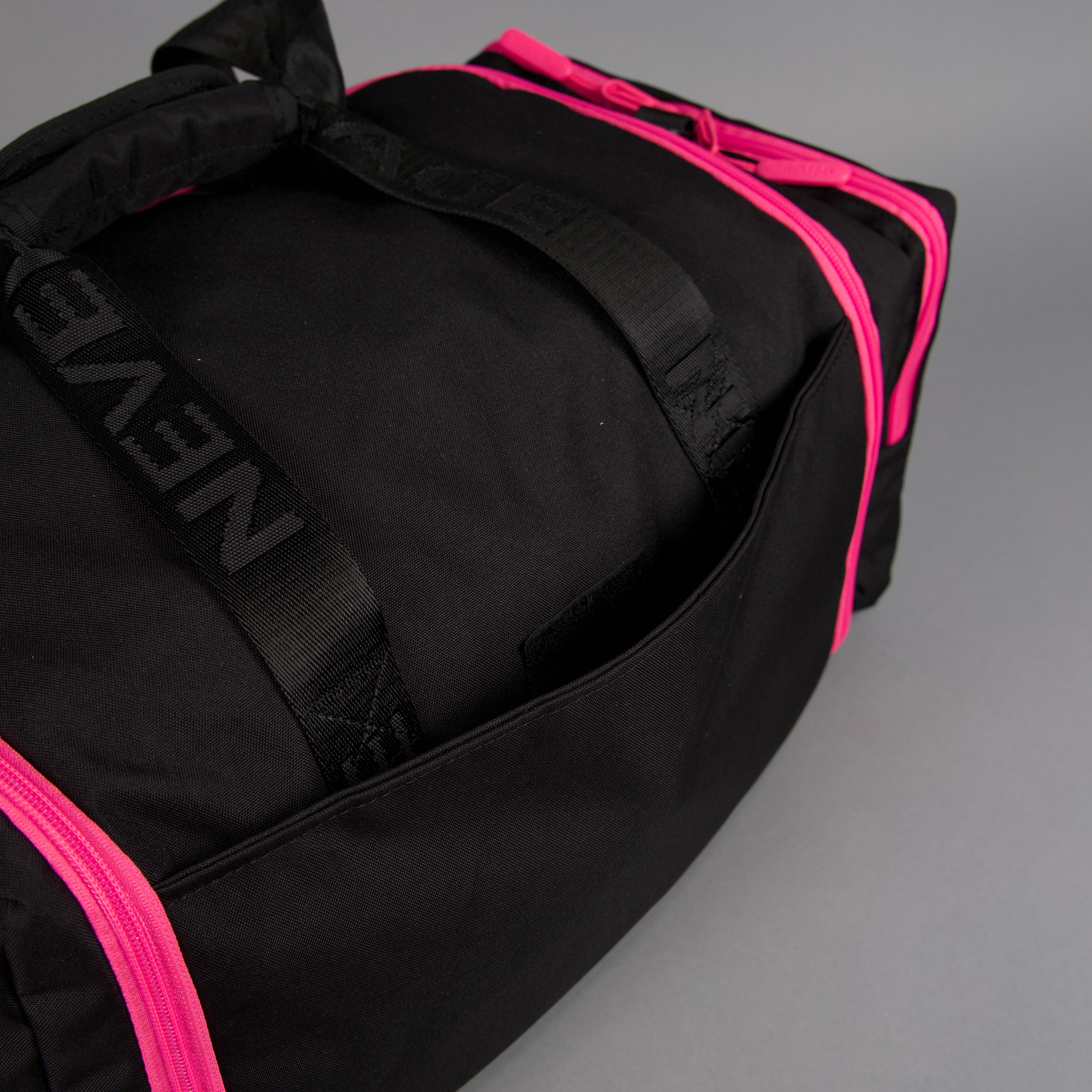 30L Perfect Duffle Bag Pink Venom