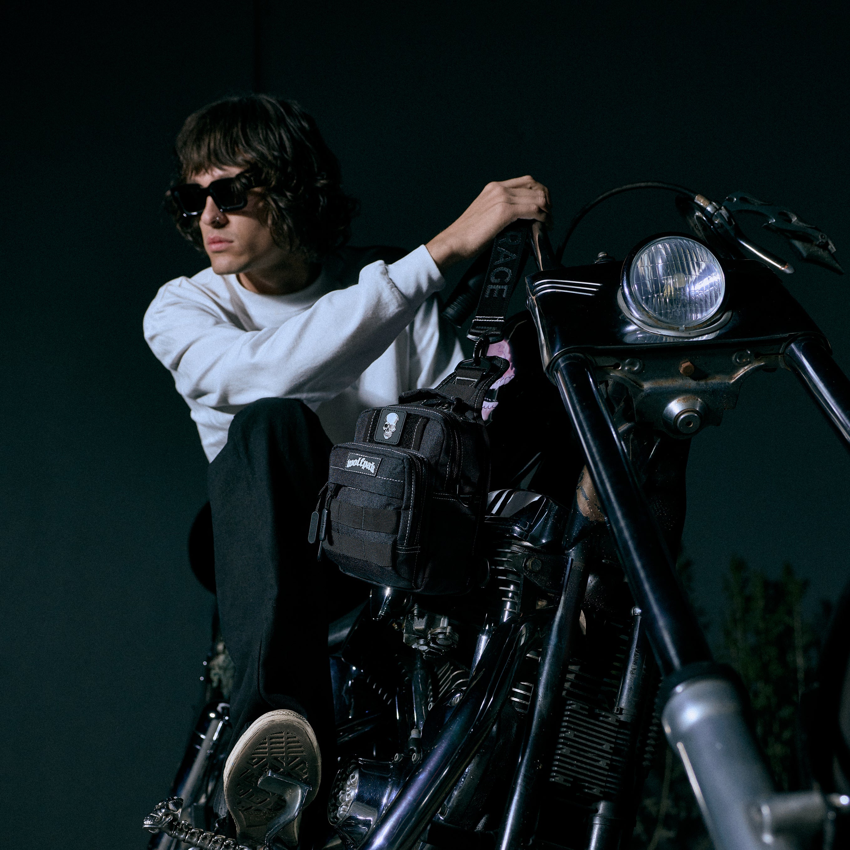 4L Mini Tactical Sling Bag Deathwing Preview