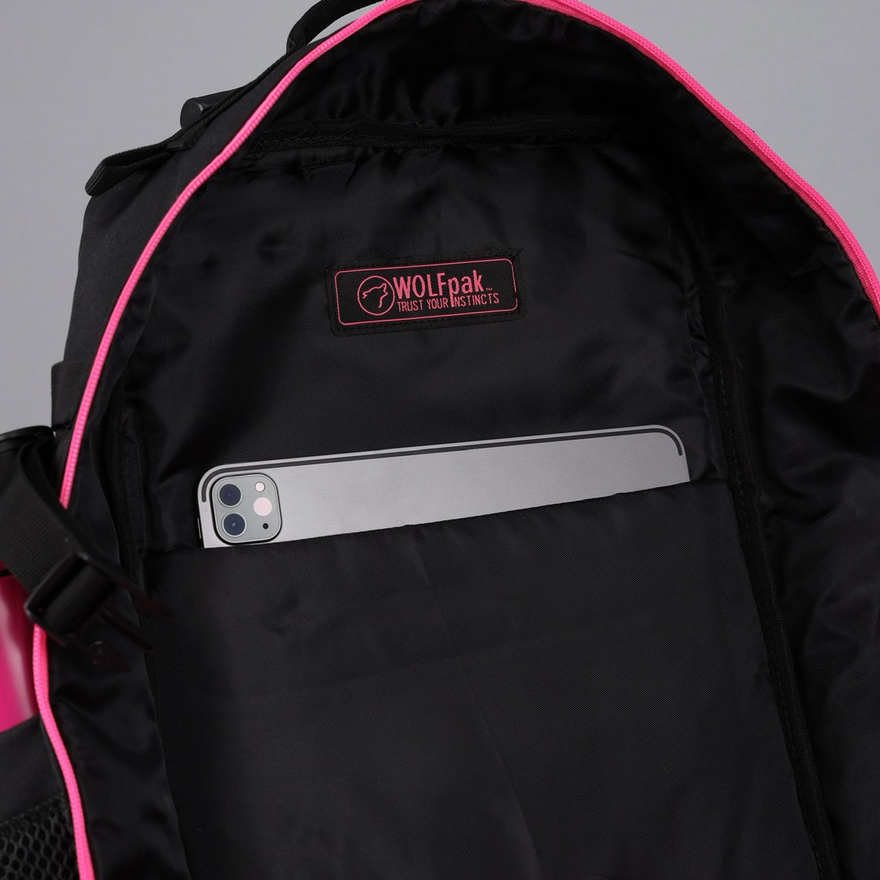 35L Backpack Pink Venom