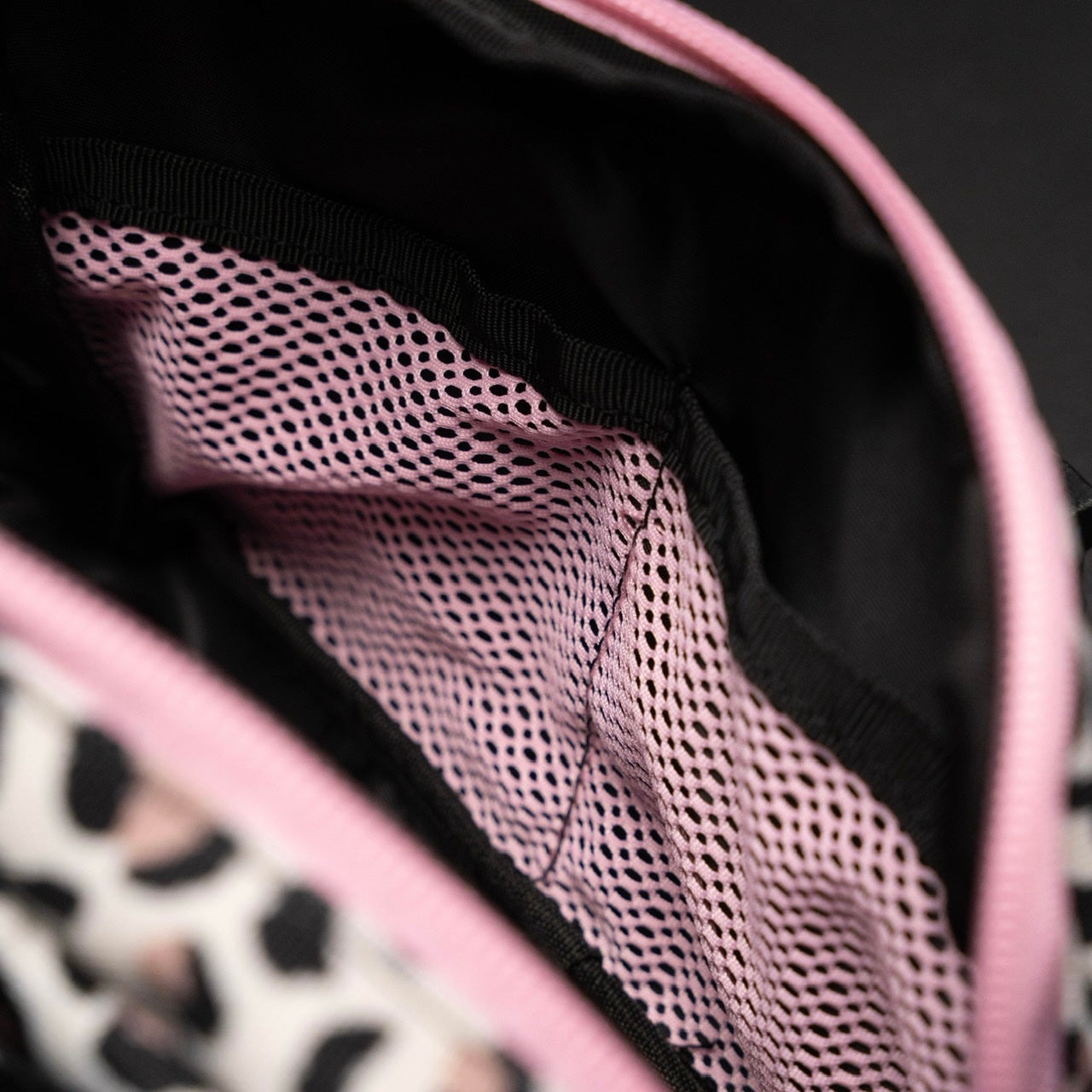 Crossbody Pack Leopard Pink Zip