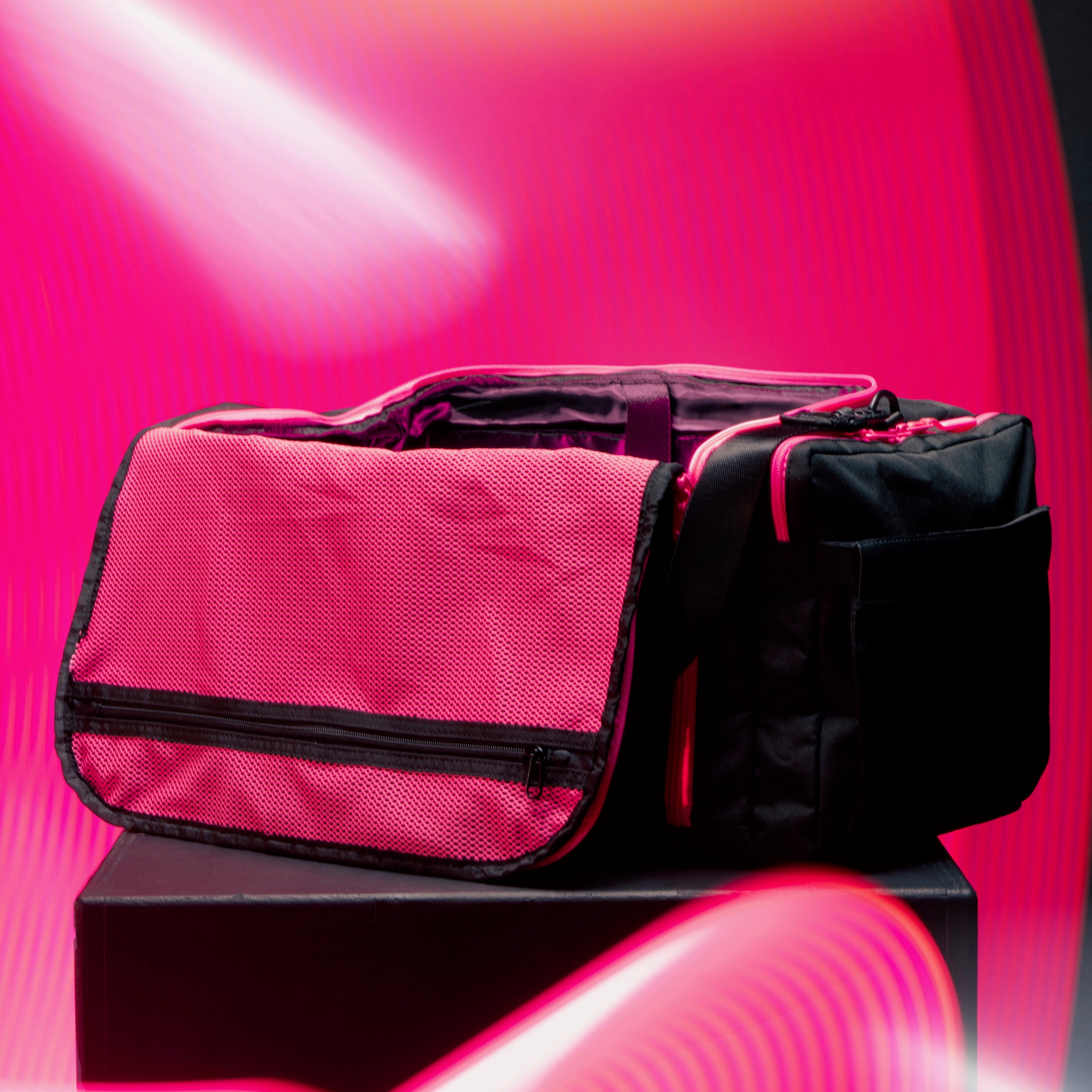 40L Ultimate Duffle Bag Black Neon Pink