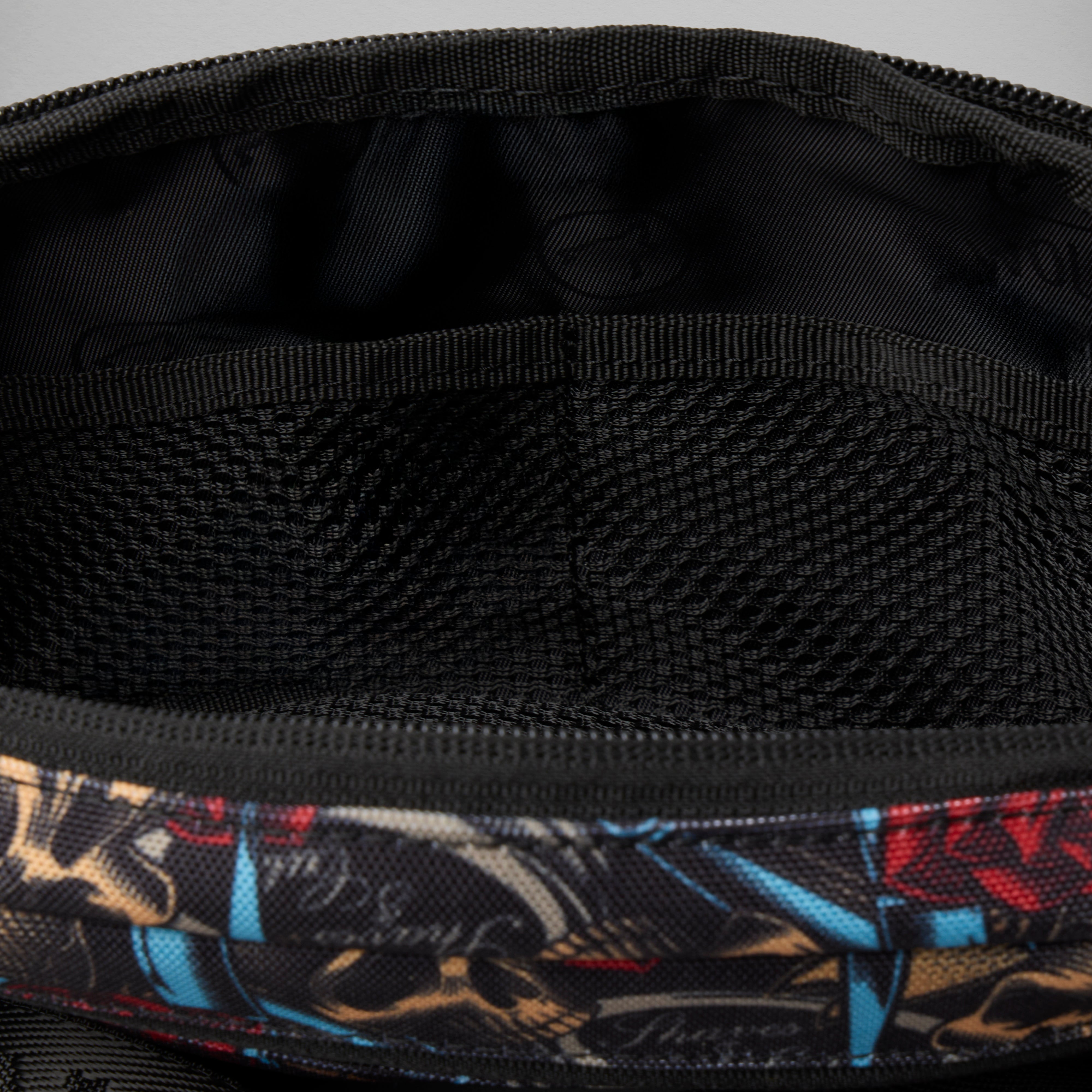 Crossbody Pack Deadly Sharp
