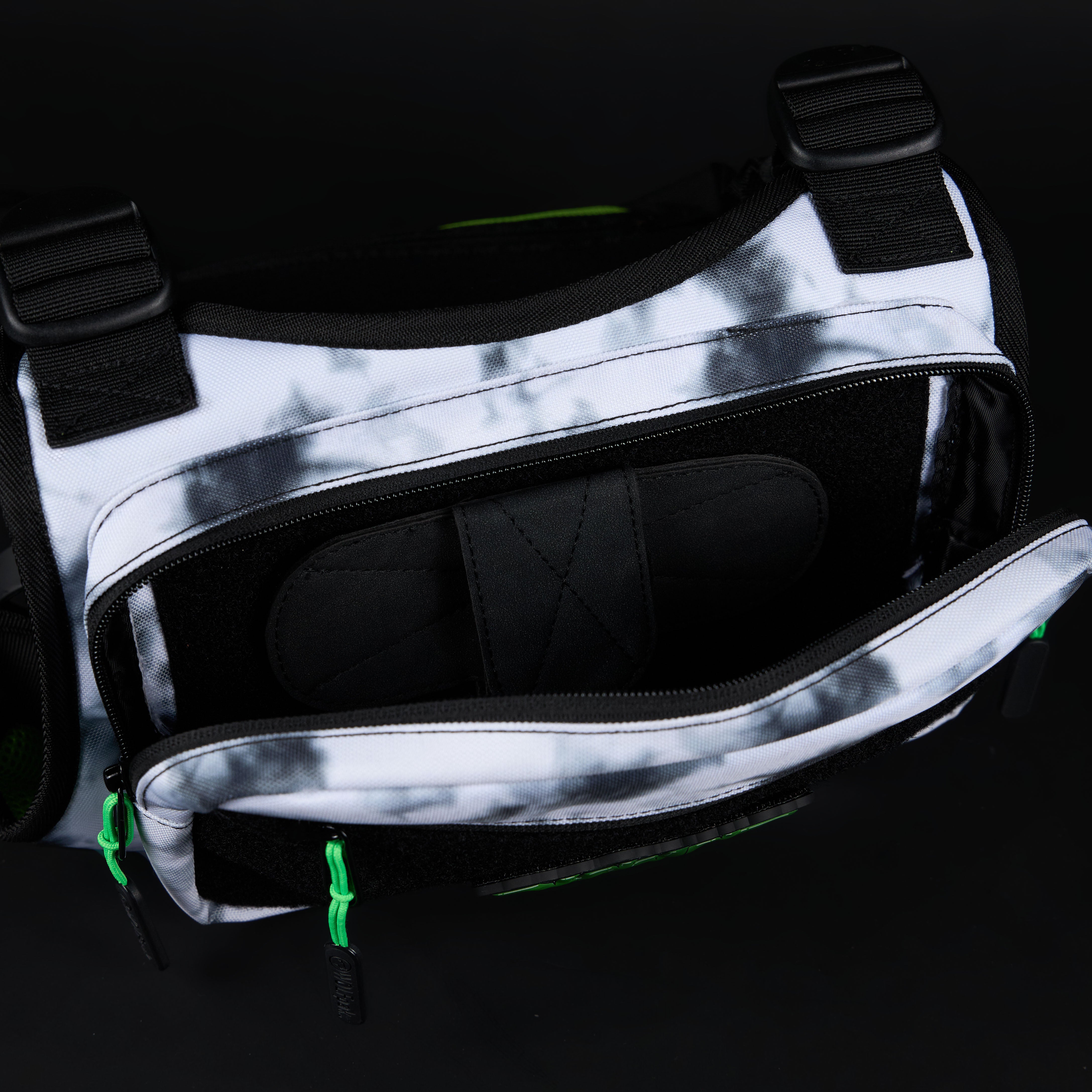 Utility Chest Pack Graffiti Green