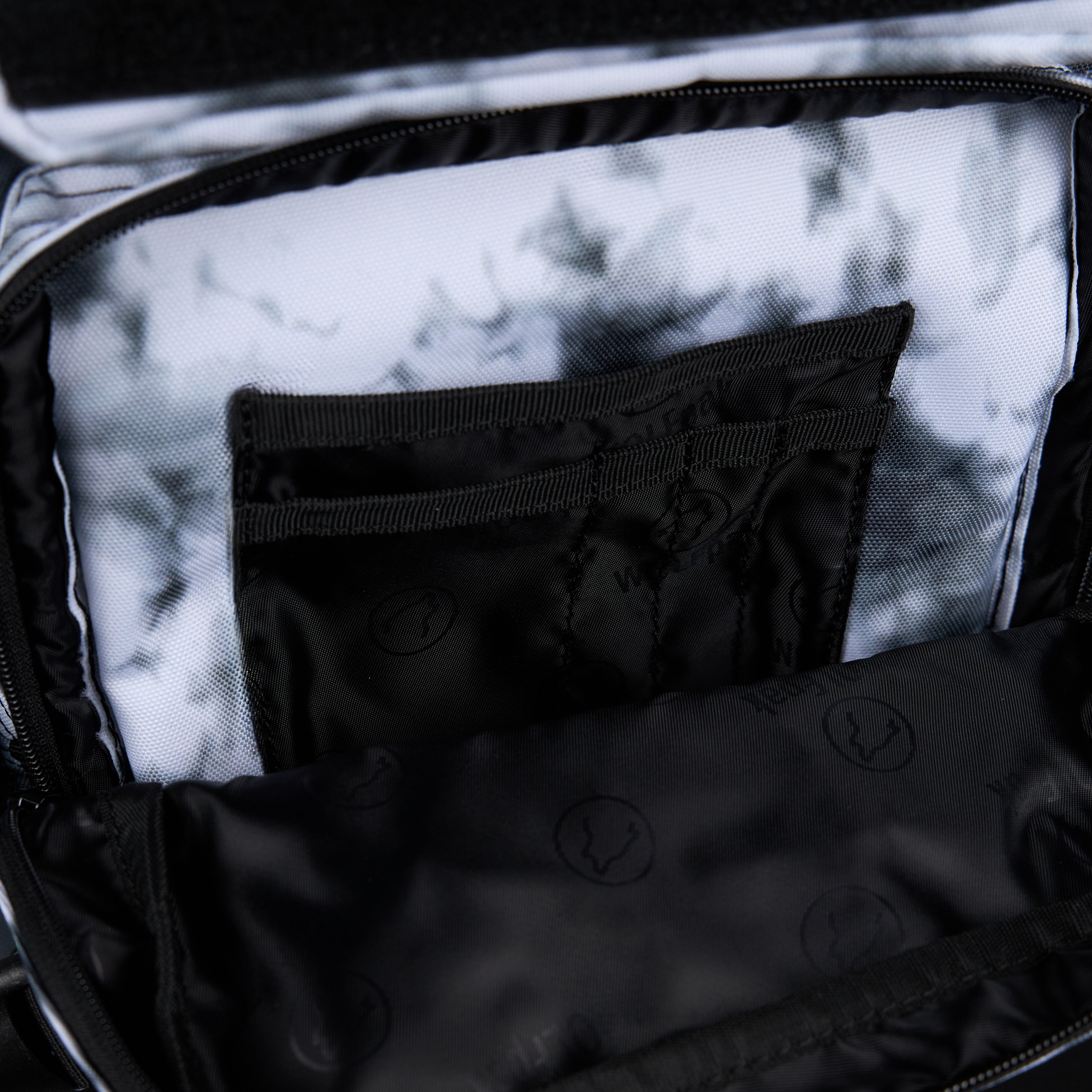 35L Backpack Graffiti Green