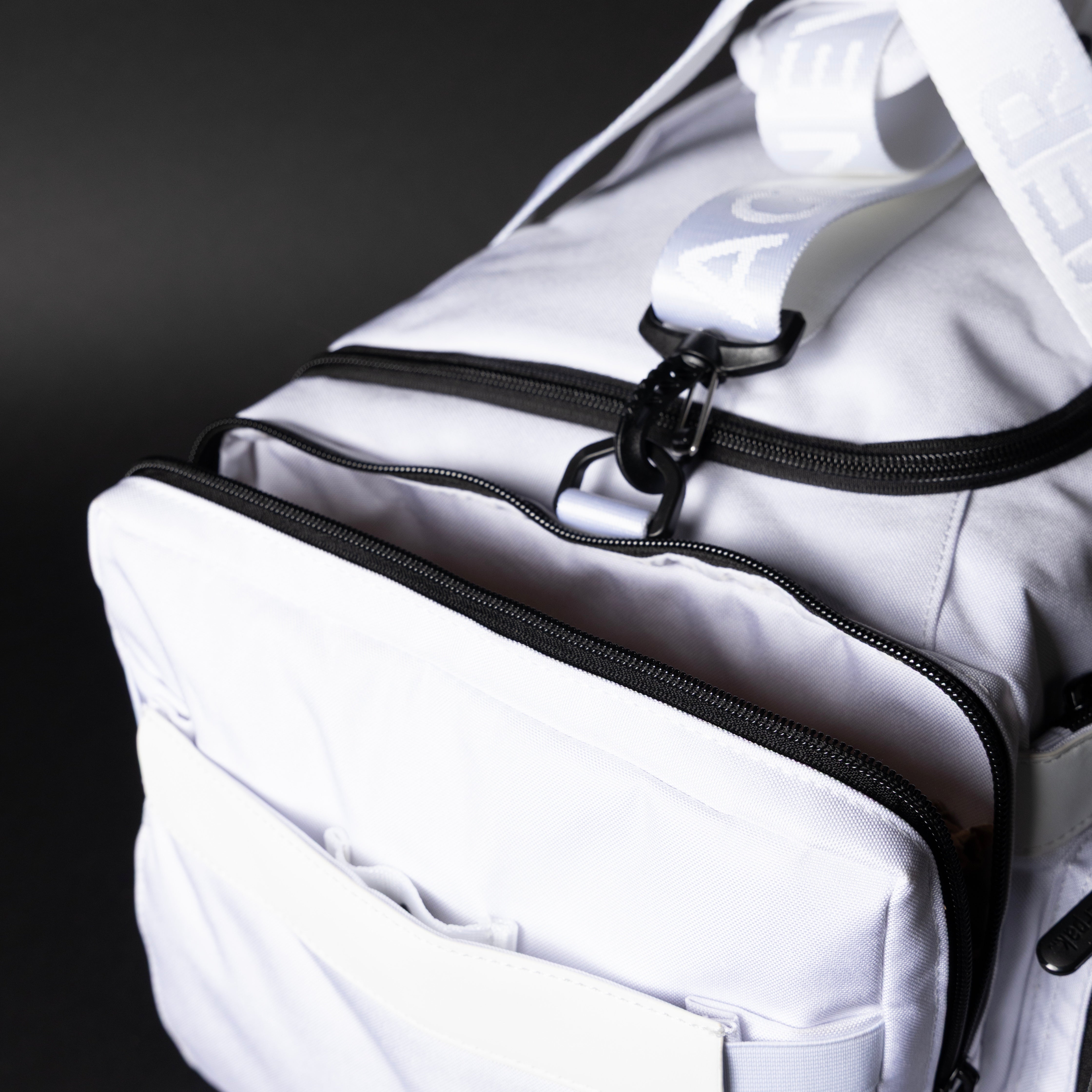 30L Perfect Duffle Bag Polar White