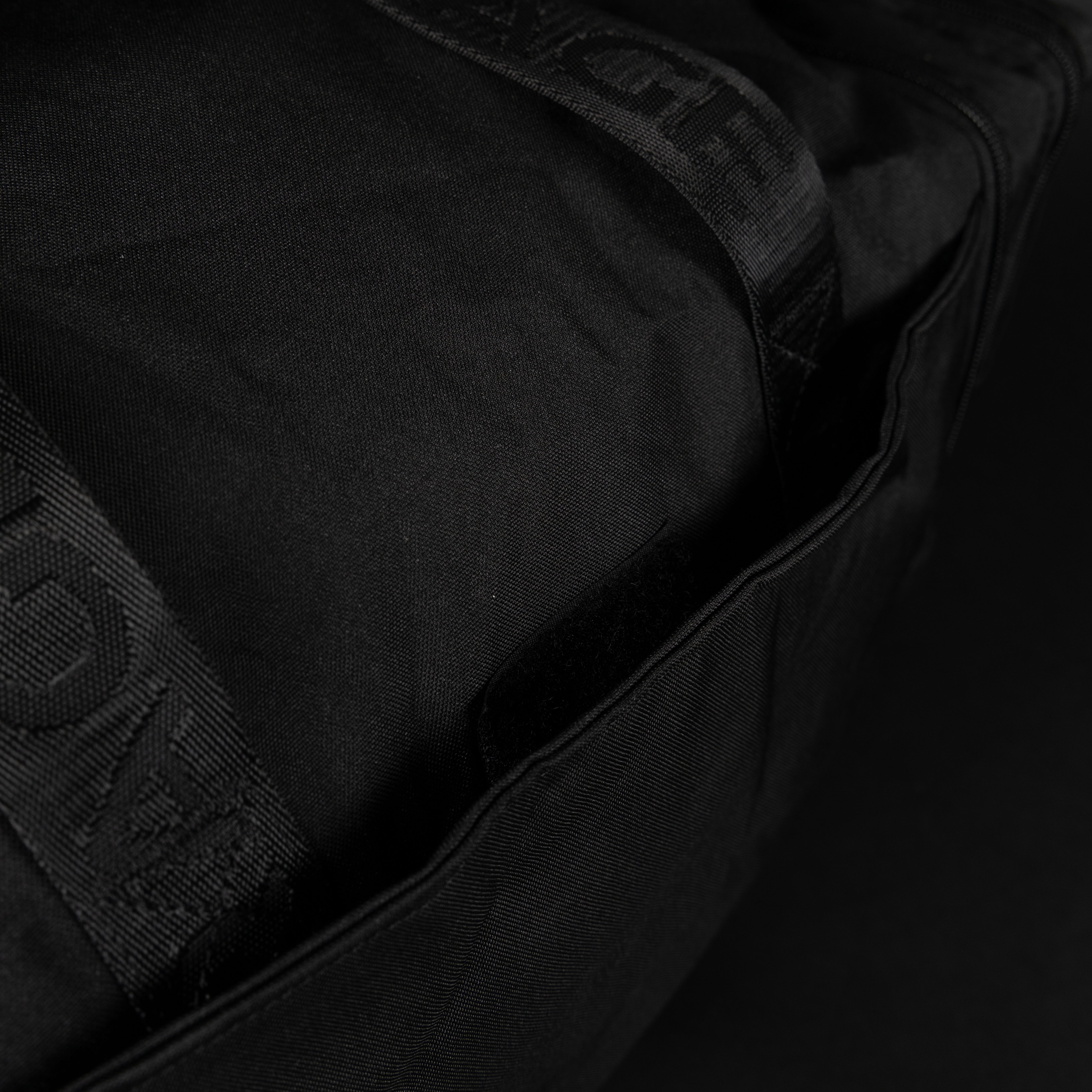 30L Perfect Meal Management Duffle Bag Alpha Black