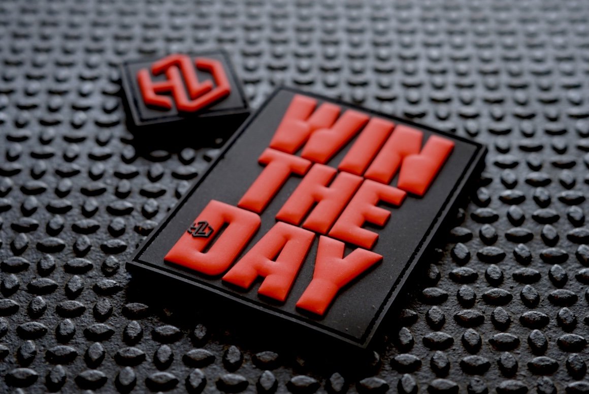 WIN THE DAY Kit Savage Red
